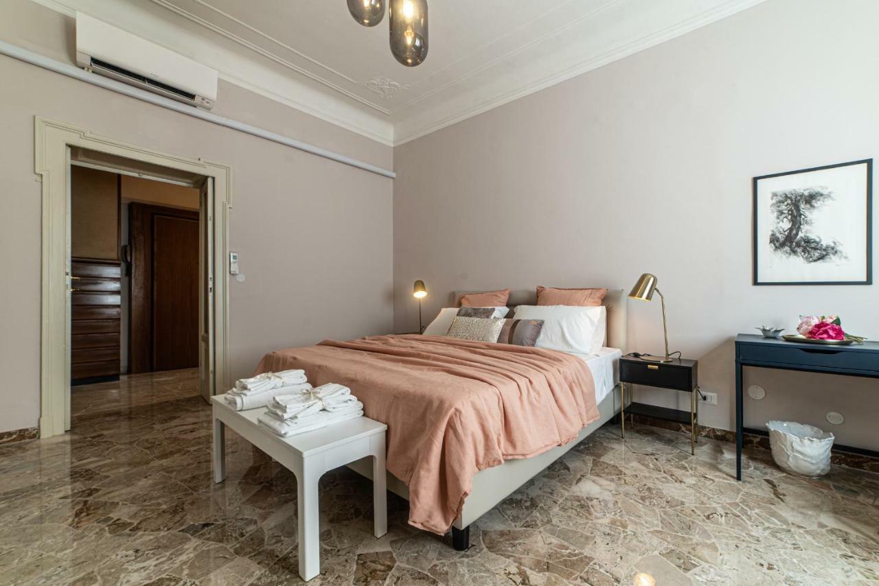 Apartamento Joivy Sophisticated 3-Bed Flat With Desk Milán Exterior foto