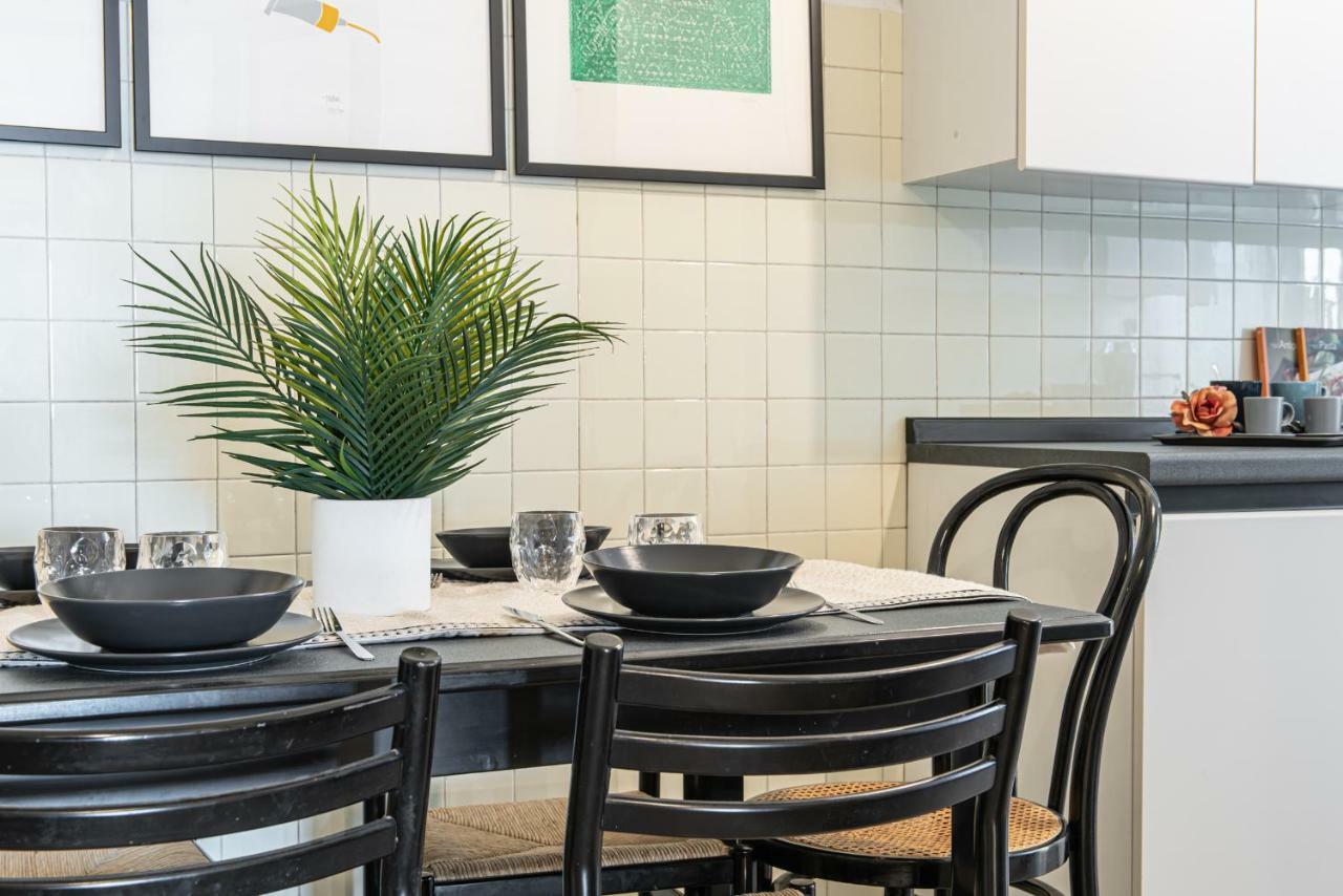 Apartamento Joivy Sophisticated 3-Bed Flat With Desk Milán Exterior foto