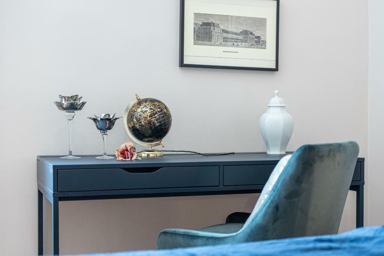Apartamento Joivy Sophisticated 3-Bed Flat With Desk Milán Exterior foto