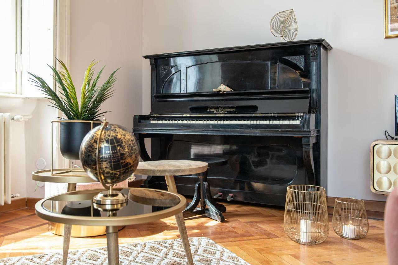 Apartamento Joivy Sophisticated 3-Bed Flat With Desk Milán Exterior foto