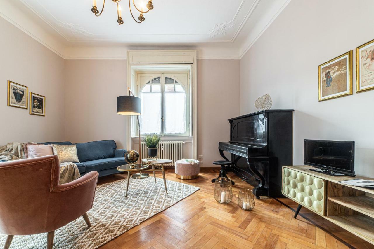 Apartamento Joivy Sophisticated 3-Bed Flat With Desk Milán Exterior foto