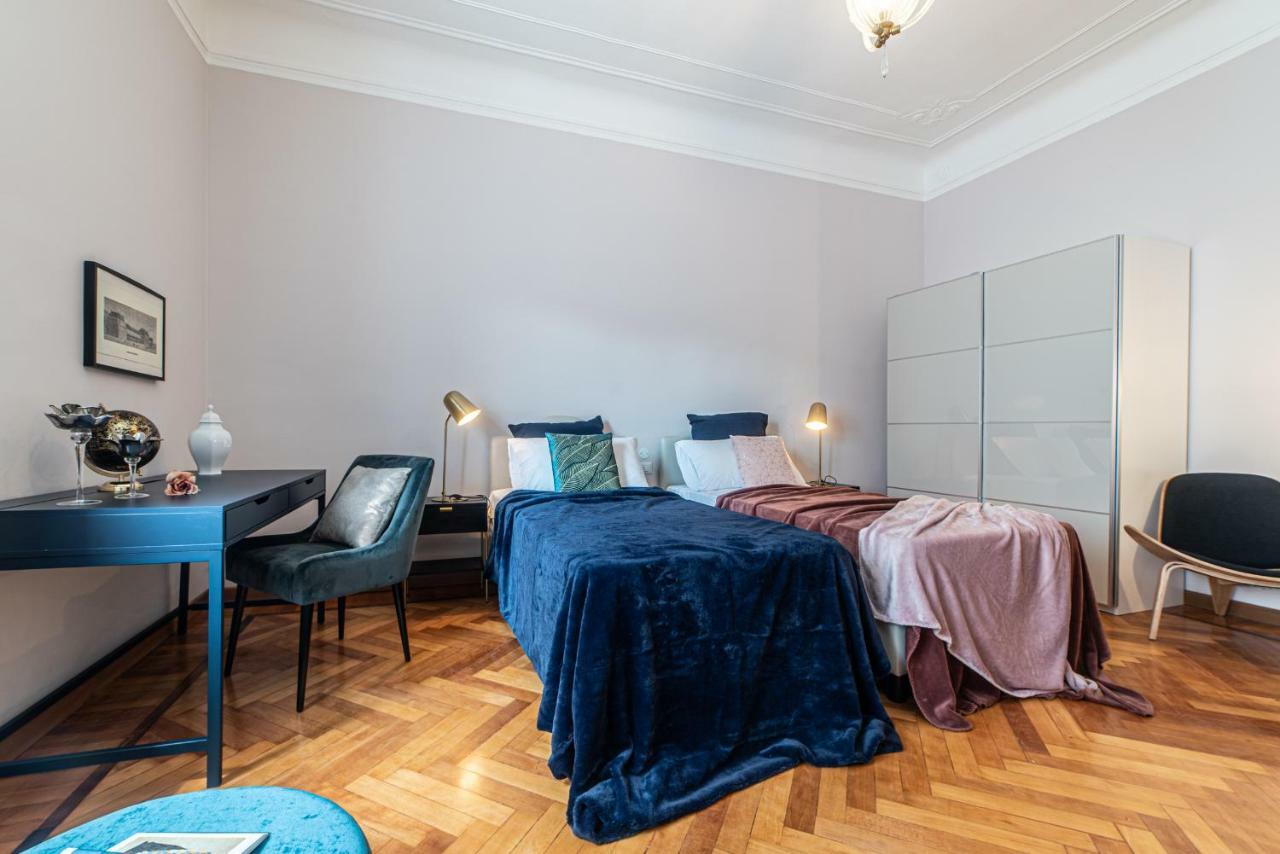 Apartamento Joivy Sophisticated 3-Bed Flat With Desk Milán Exterior foto