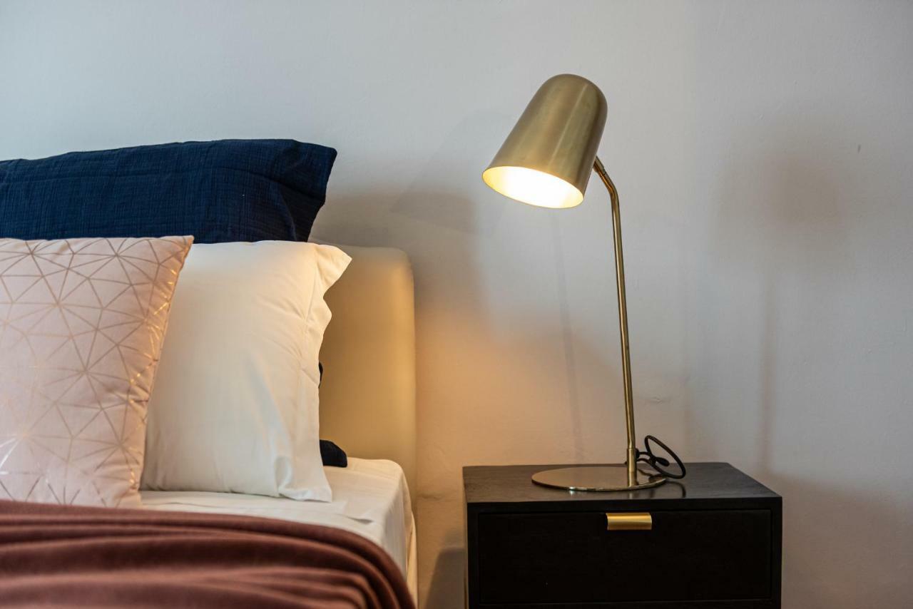 Apartamento Joivy Sophisticated 3-Bed Flat With Desk Milán Exterior foto